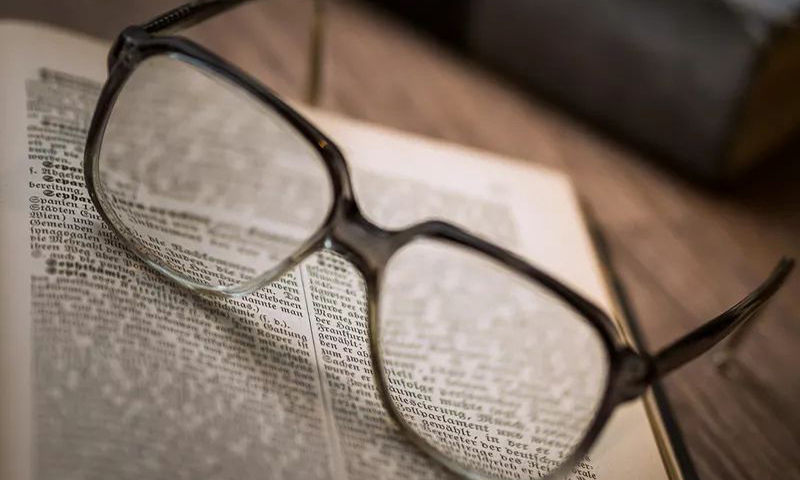 選準老花鏡品牌，讓老花眼遠近清晰，少花冤枉錢