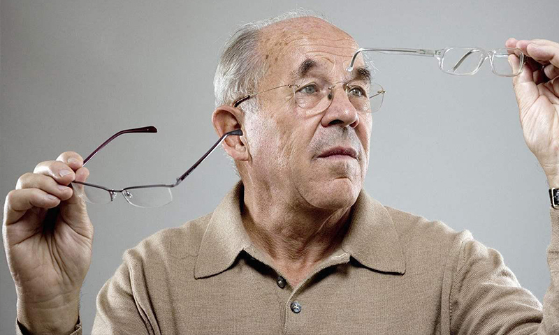 怎么配老花眼鏡，要驗光嗎？