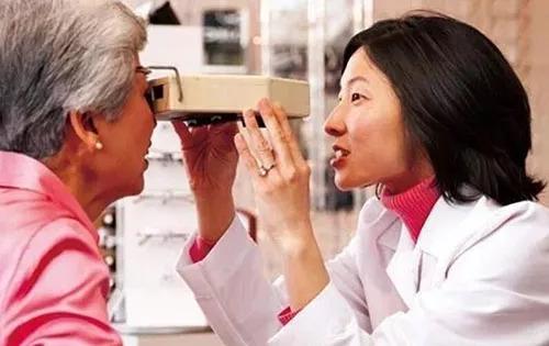 老花眼鏡怎么配更好？