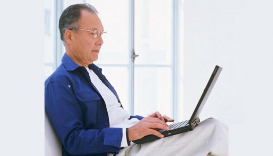 美麗島：扔掉單焦換戴多焦鏡，在國內掀起了一場“換戴”革命。