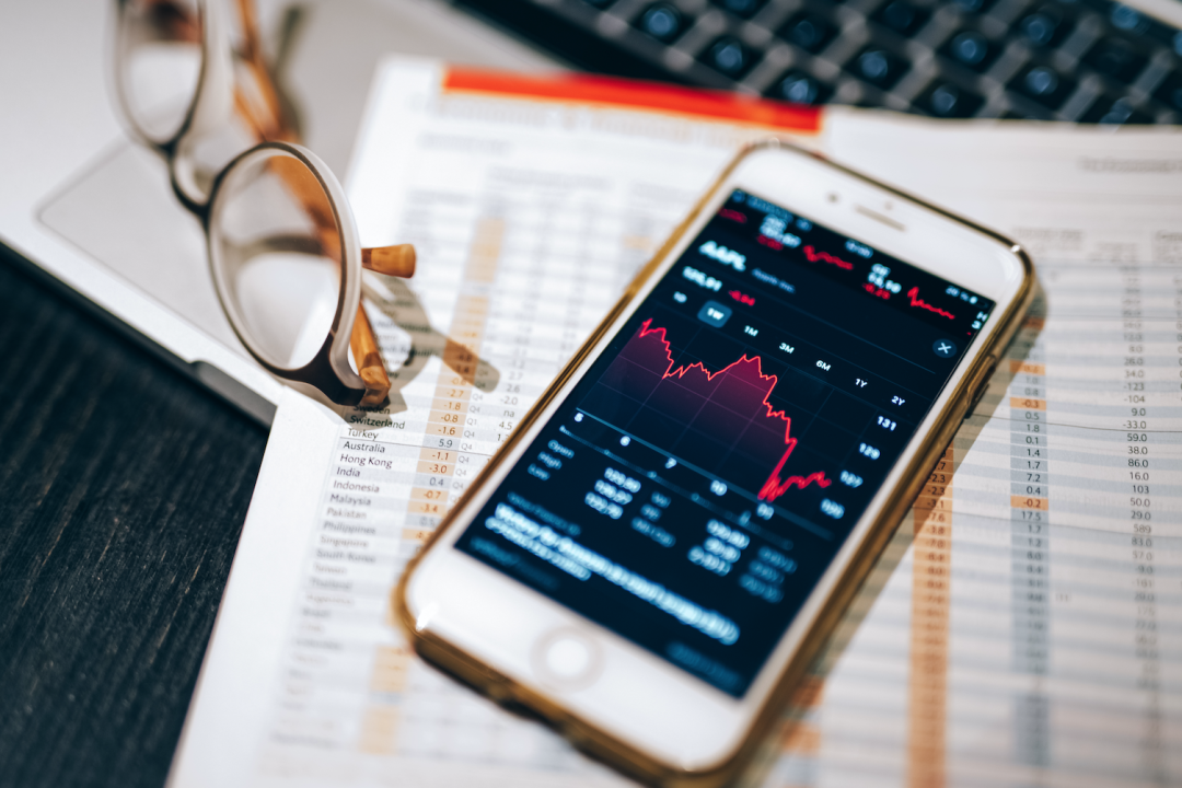 近視、遠(yuǎn)視、老花人群，眼中的視界原來是這樣的？